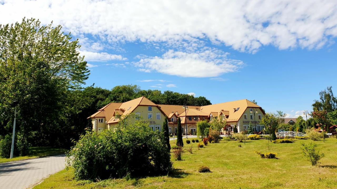 Willa Park Ostrowiec Świętokrzyski Exteriér fotografie